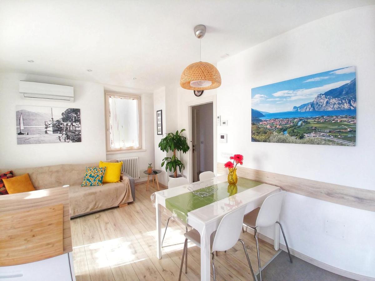 Antica Casa Alboletta Apartment ริวาเดลการ์ดา ภายนอก รูปภาพ
